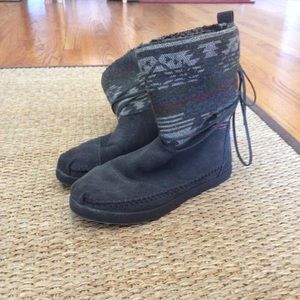 TOMS boots